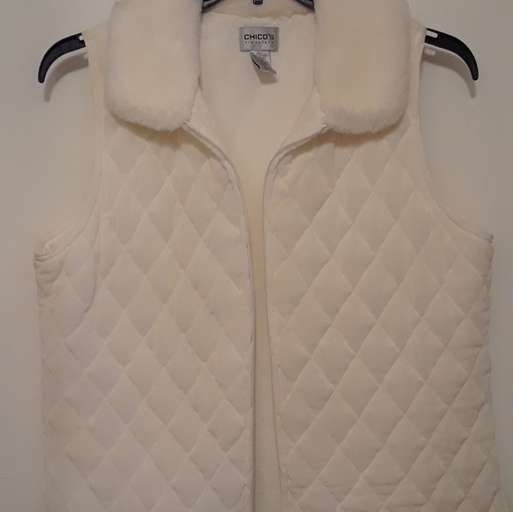 Chico's Traveler's Vest-Off White Quilted pattern